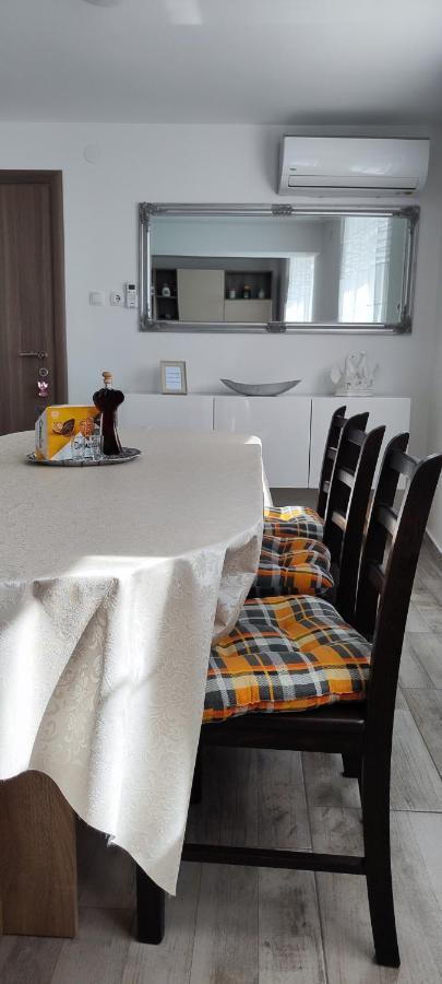 Apartman Leona Kastela Luaran gambar